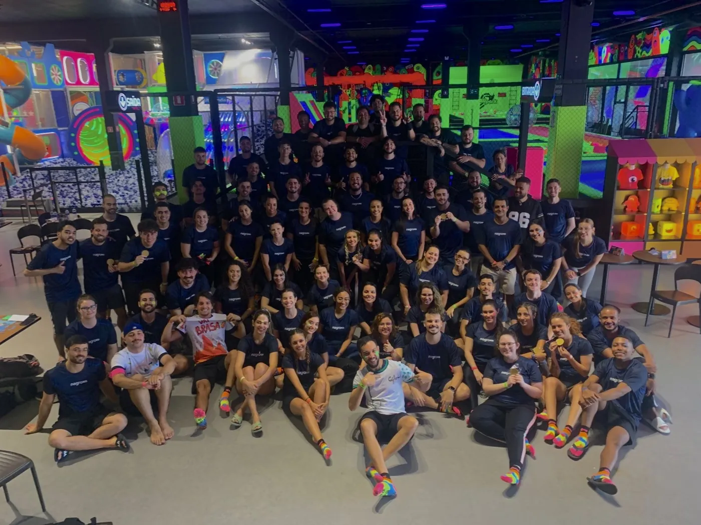Time Nagro reunido em evento da equipe